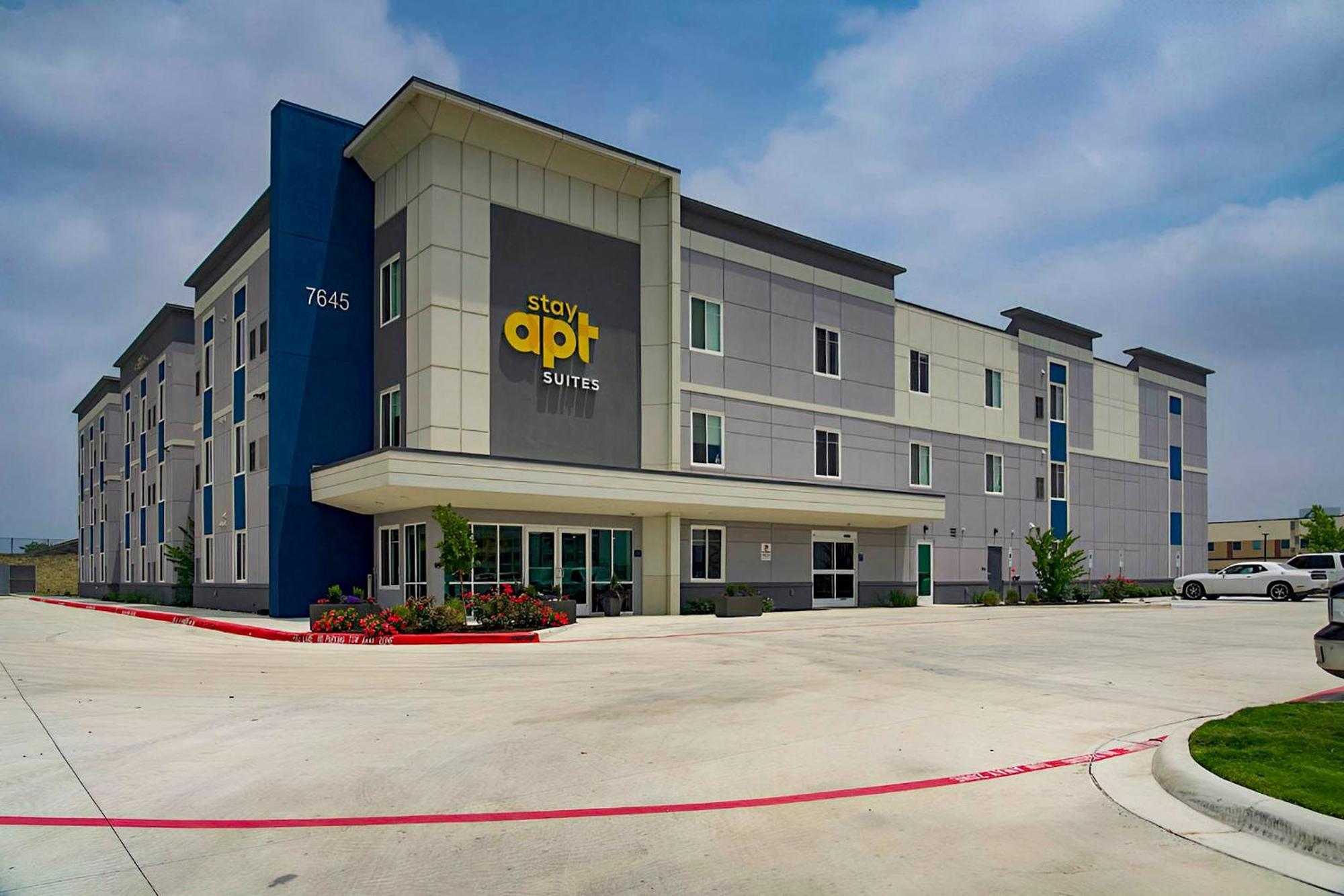 Stayapt Suites San Antonio-Randolph Live Oak Eksteriør billede